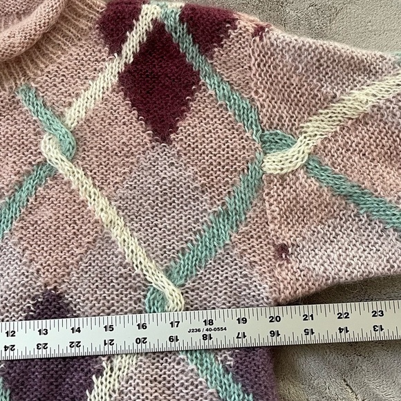 VINTAGE 80’s Argyle Design Mohair Blend Sweater Size Medium Retro Warm - Picture 10 of 12